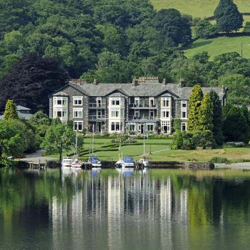 Prepping an Ullswater wedding shoot